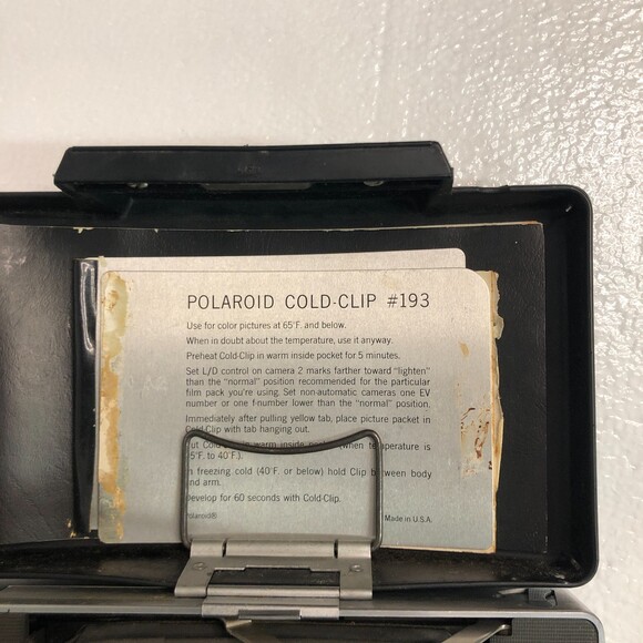Vintage Polaroid 240 Land Camera with Manual - Picture 13 of 13